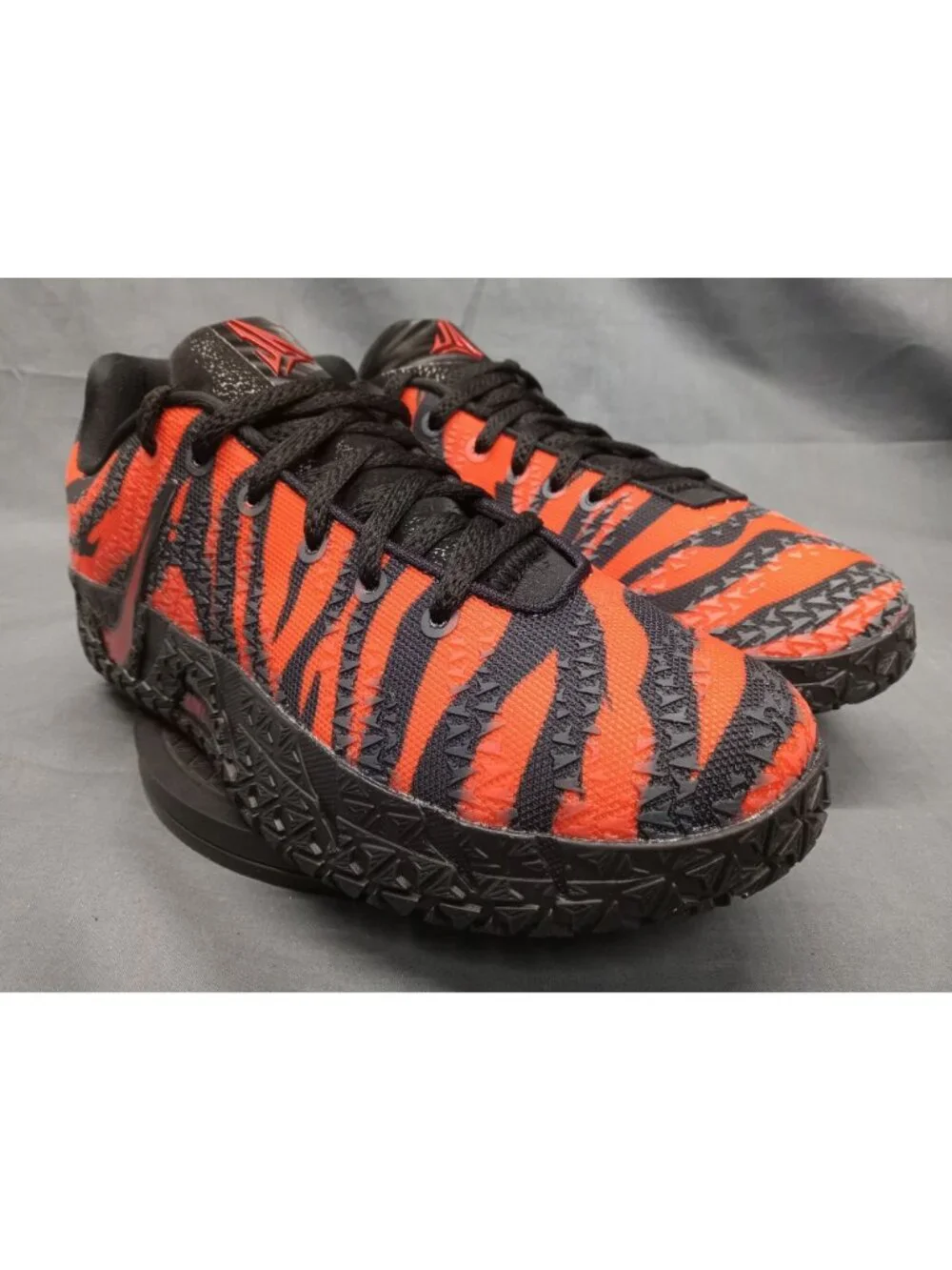 Nike Ja 3 Animal Pack Tiger (GS) Safety Orange Black Boys Size 4.5 NEW NO BOX!